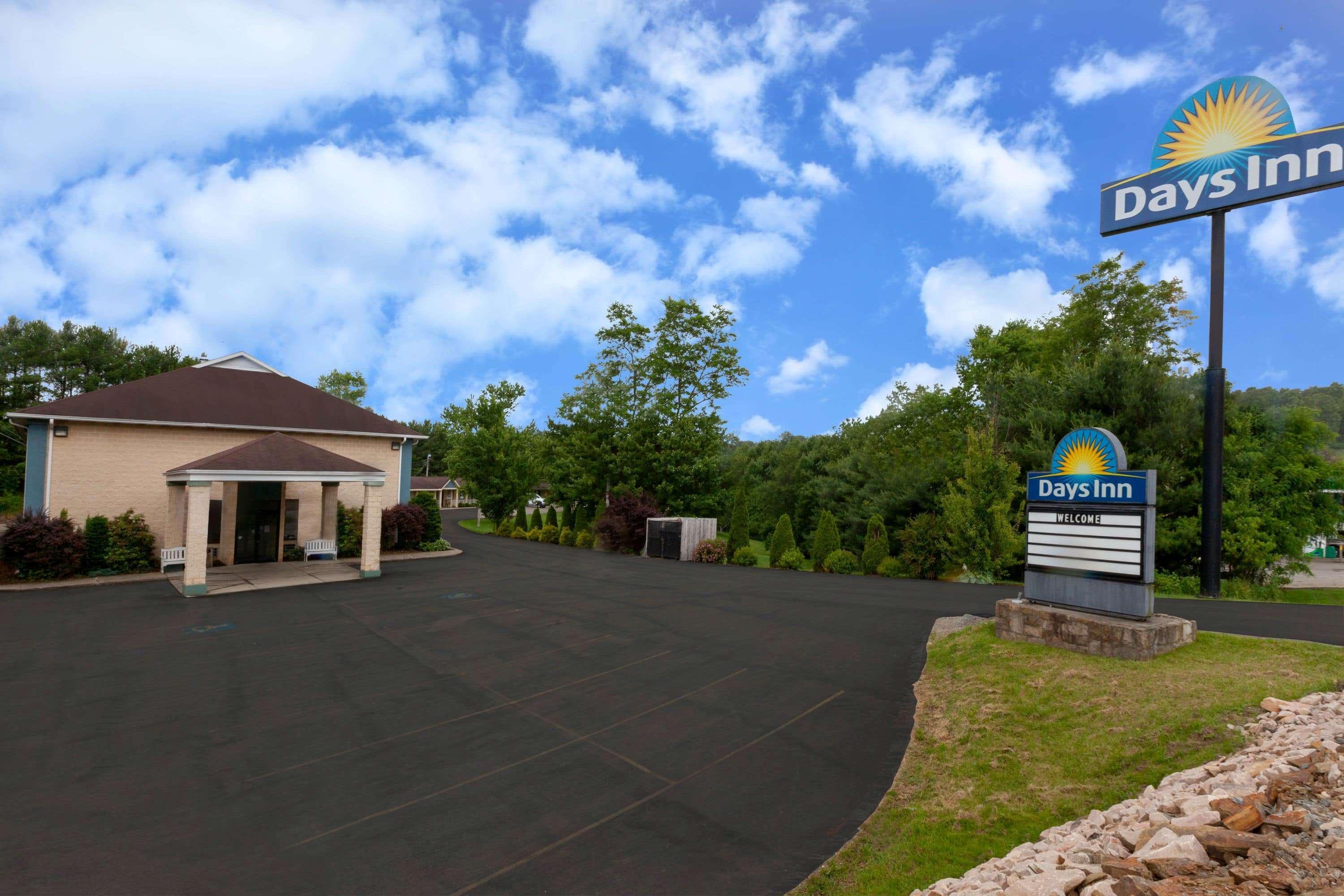 Days Inn By Wyndham Donegal מראה חיצוני תמונה